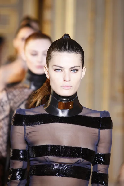 PARIS - MARCH 08: A model walks the runway during the Emmanuel Ungaro Ready to Wear show as part of the Paris Womenswear Fashion Week Fall Winter 2011 at Hotel Westin on March 8, 2010 in Paris, France — Stock Photo, Image