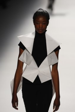 Issey miyake - paris moda haftası