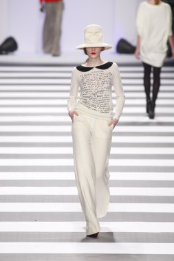 Jean-charles de castelbajac paris moda haftası