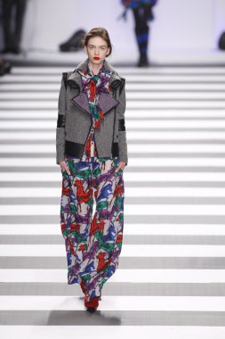 Jean-charles de castelbajac paris moda haftası