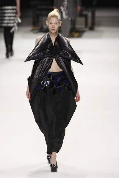 Issey Miyake - Settimana della moda di Parigi — Foto Stock