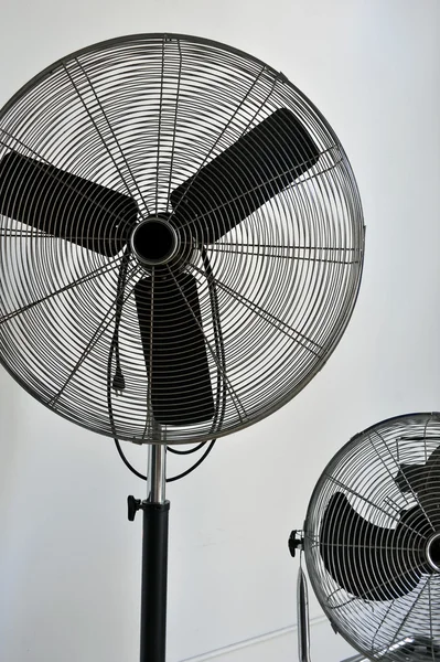 Ventiladores vintage aislados sobre fondo blanco — Foto de Stock