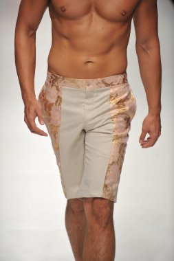 Los Angeles - 19 Ekim: Model yürür pist için günbatımı Gower Stüdyoları'nda Anthony Franco toplama sırasında Los Angeles moda hafta sonu 19 Ekim 2012 yılında Los Ageles, Ca