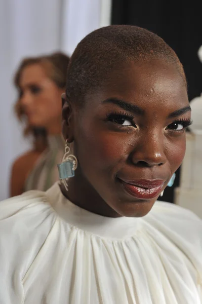 LOS ANGELES - OCTOBER 18: Model gets ready for Fashion Show during Style Fashion Week at Vibiana, 214 S. Main Street on October 18, 2012 in Los Ageles, CA — Stock Photo, Image