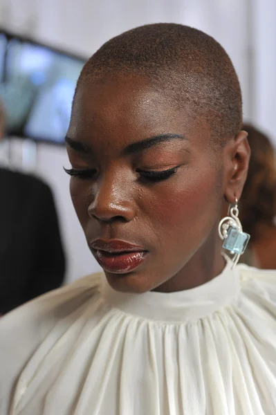 LOS ANGELES - OCTOBER 18: Model gets ready for Fashion Show during Style Fashion Week at Vibiana, 214 S. Main Street on October 18, 2012 in Los Ageles, CA — Stock Photo, Image