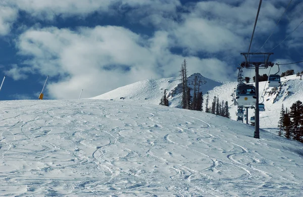 Πρώτη πιέτες στο θέρετρο σκι snowbasin, Γιούτα — Φωτογραφία Αρχείου