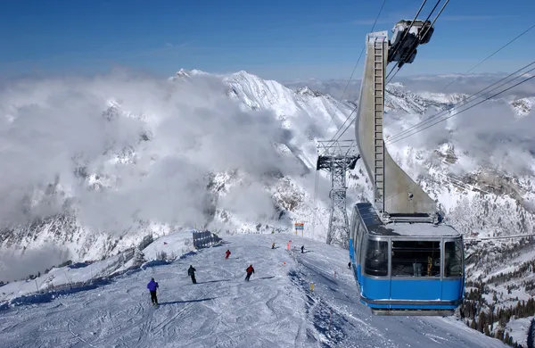 Vue spectaculaire sur les montagnes depuis la station de ski Snowbird dans l'Utah, États-Unis Image En Vente