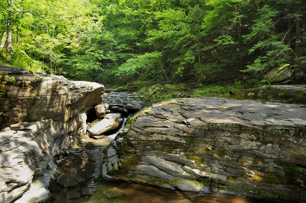 Cachoeiras em Kaaterskill Creek nas Catskills Mountains - Nova York — Fotografia de Stock