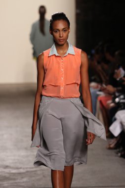 New york, ny - Eylül 05: model Daire 4 köşe pist yürür