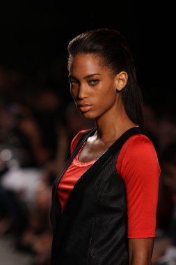 New york, ny - Eylül 05: model Daire 4 köşe pist yürür