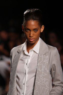 New york, ny - Eylül 05: model Daire 4 köşe pist yürür