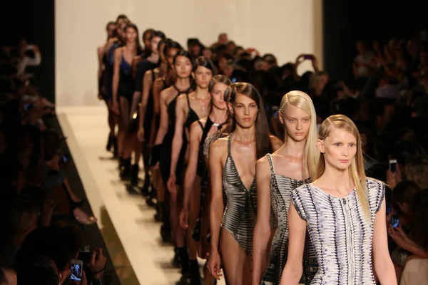 A models walks the runway at the Herve Leger By Max Azria Spring 2013 fashion show — Stock Photo, Image