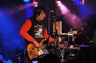 New york-27 Şubat: müzik grubu mobius altında sahneye webster Hall Rus rock Festivali sırasında 27 Şubat 2013 yılında nyc üzerinde gerçekleştirir