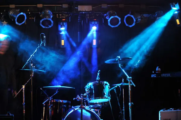 New york-27 Şubat: sahne kurulumu sırasında Rus rock Festivali 27 Şubat 2013 yılında nyc üzerinde webster Hall