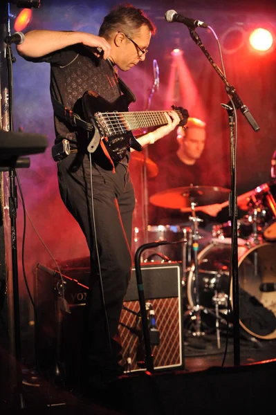 NUEVA YORK - 27 DE FEBRERO: El grupo de música Tixo actúa en el escenario durante el Festival de Rock Ruso en Webster Hall el 27 de febrero de 2013 en Nueva York — Foto de Stock