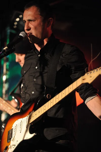 New york-27 februari: muziek groep tixo presteert op het podium tijdens de Russische rockfestival in de webster hall op 27 februari 2013 in nyc — Stockfoto