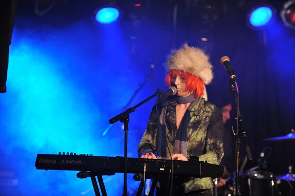 NEW YORK- FEBRUARY 27: Music group TESSA performs on stage during Russian Rock Festival at Webster Hall on February 27, 2013 in NYC — Stock Photo, Image