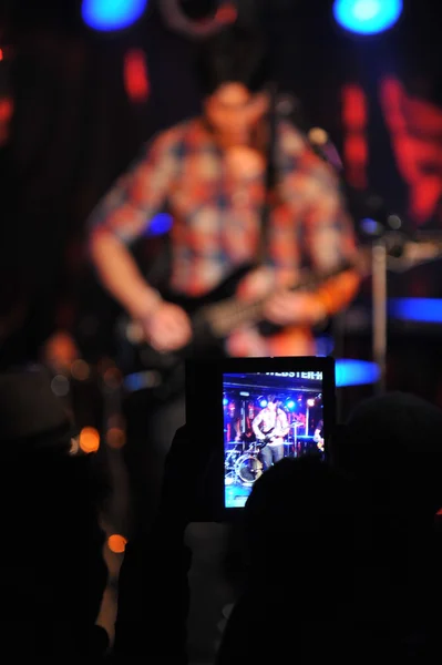 NEW YORK- FEBRUARY 27: shooting on tabloid how Music group Moonchunx performs on stage during Russian Rock Festival at Webster Hall on February 27, 2013 in NYC — Stock Photo, Image