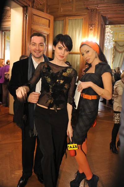 New york - 6 Şubat: misafir nyc 6 Şubat 2013 tarihinde ny Rus federasyon başkonsolosluk arası 2013 w rusça moda endüstrisi alımı sonbaharda moda tanıtımı katılmak. — Stok fotoğraf