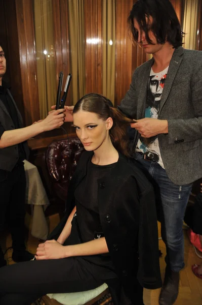 NEW YORK - FEBRUARY 06: Models gets ready backstage for Russian Fashion Industry Reception Fall Winter 2013 in Consulate General of the Russian Federation in NY on February 06, 2013 in NYC. — Stock Photo, Image