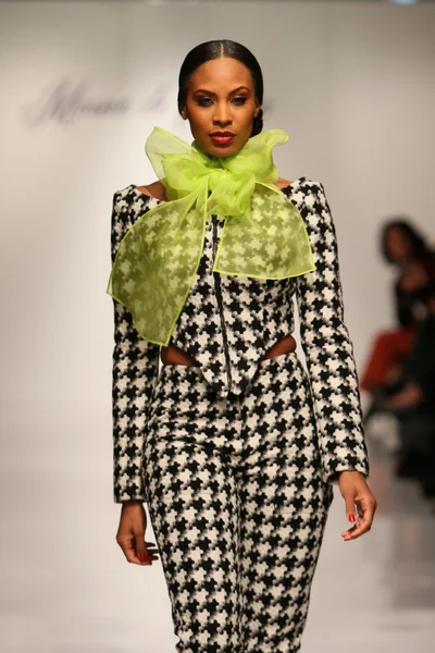 NEW YORK, NY- FEBRUARY 07: A model walks the runway at Urbana Chappa Collection for Fall Winter 2013 during Mercedes-Benz Fashion Week on February 07, 2013 in NYC. — Stock Photo, Image