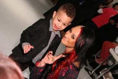 New york, ny-Şubat 07: manken backstage at urbana chappa collection sonbahar kış 2013 mercedes-benz moda haftası üzerinde 07 Şubat 2013 yılında nyc için hazır hale getirilir.