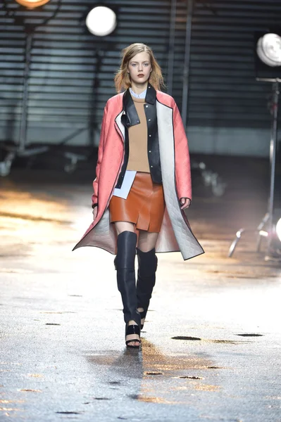 NEW YORK, NY - FEBRUARY 11: A model walks the runway at the 3.1 Phillip Lim fall 2013 fashion show during Mercedes-Benz Fashion Week on February 11, 2013 in New York City. — Stock Photo, Image