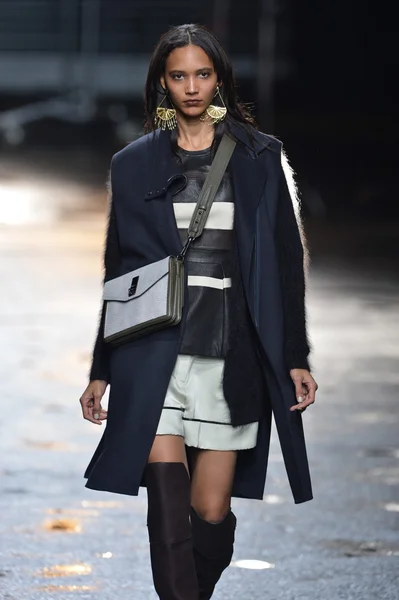 NEW YORK, NY - FEBRUARY 11: A model walks the runway at the 3.1 Phillip Lim fall 2013 fashion show during Mercedes-Benz Fashion Week on February 11, 2013 in New York City. — Stock Photo, Image