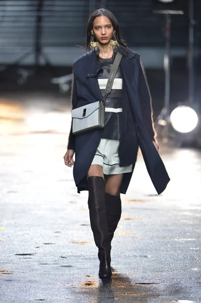 NEW YORK, NY - FEBRUARY 11: A model walks the runway at the 3.1 Phillip Lim fall 2013 fashion show during Mercedes-Benz Fashion Week on February 11, 2013 in New York City. — Stock Photo, Image