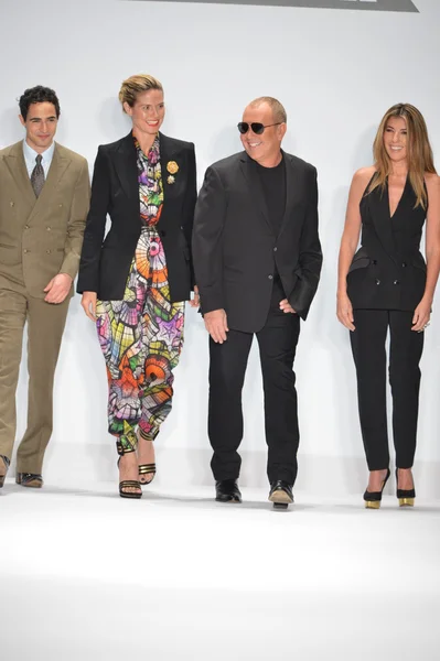 NEW YORK - FEBRUARY 08: Zac Posen, Heidi Klum, Tim Gunn and Nina Garcia walk the runway at the Project Runway Fall Winter 2013 fashion show during Mercedes-Benz Fashion Week on February 8, 2013, NYC. — Stock Photo, Image