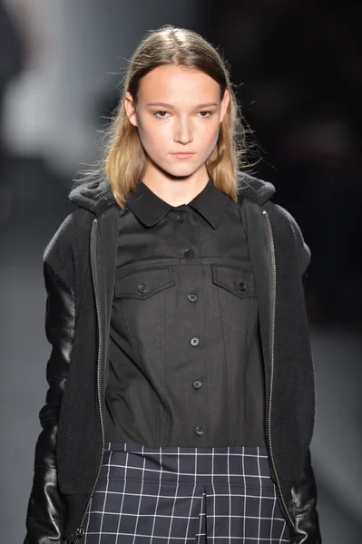 NEW YORK - FEBRUARY 07: A model walks the runway at the Timo Weiland Fall Winter 2013 Women's Collection during Mercedes-Benz Fashion Week on February 7, 2013 in New York City — Stock Photo, Image