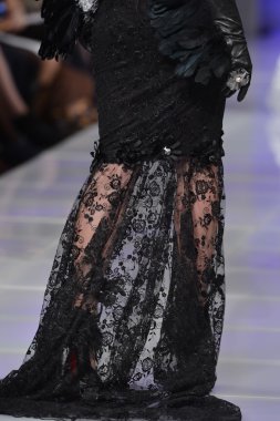 New york - 15 Şubat: catalin botezatu moda pist yürüyüş modeli couture moda haftası 15 Şubat 2013 tarihinde new York'ta new yorker hotel göster