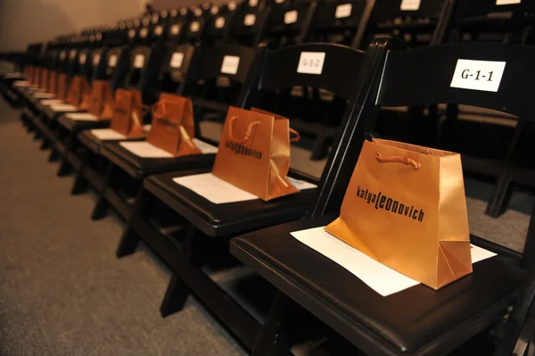 NEW YORK, NY - SEPTEMBER 08: A general view frontstage, seats and gift bags at the Katya Leonovich show during Spring 2013 Mercedes-Benz Fashion Week at The Studio Lincoln Center — Stock Photo, Image