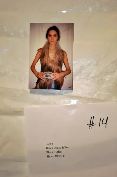 Nowy Jork, ny - 08 września: Widok ogólny odzież za kulisami show leonovich katya wiosną 2013 mercedes-benz fashion Week w studio lincoln center — Zdjęcie stockowe