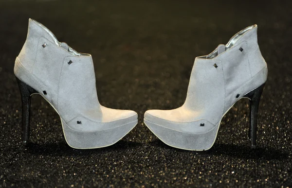 NEW YORK, NY - SEPTEMBER 08: A closeup view of shoes backstage at the Katya Leonovich show during Spring 2013 Mercedes-Benz Fashion Week at The Studio Lincoln Center — Stock Photo, Image