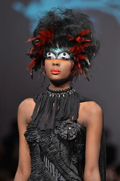 NEW YORK - FEBRUARY 15: Model walking the runway at Catalin Botezatu fashion show at The New Yorker Hotel during Couture Fashion Week on February 15, 2013 in New York City — Stock Photo, Image