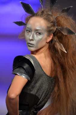 New york - 17 Şubat: kristin costa moda pist yürüyüş modeli couture moda haftası 15 Şubat 2013 tarihinde new York'ta new yorker hotel göster