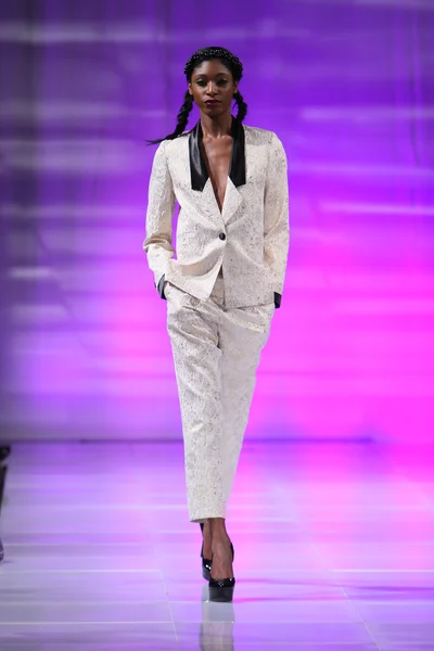 NEW YORK - FEBRUARY 15: A Model walks runway on the Katya Zol fashion show at The New Yorker Hotel during Couture Fashion Week on February 15, 2013 in New York City — Stock Photo, Image