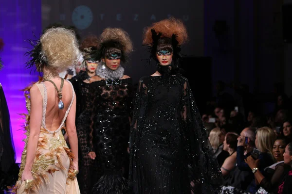 NEW YORK - FEBRUARY 15: Models walk runway finale on the Catalin Botezatu fashion runway at The New Yorker Hotel during Couture Fashion Week on February 15, 2013 in New York City — Stock Photo, Image