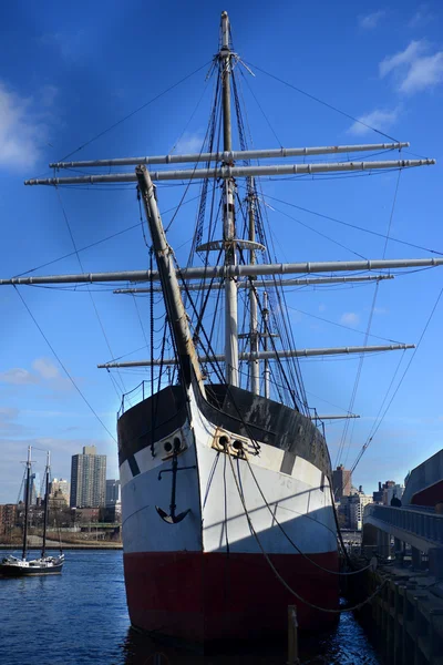 The Clipper Ship at South Street Seaport, NYC — Stock Photo, Image