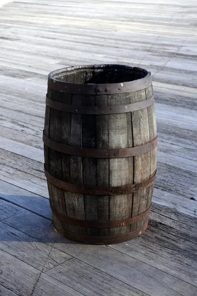 Old wooden barrel cask on the street — Stock Photo, Image
