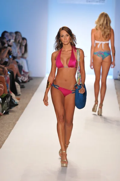 MIAMI - JULY 16: Model walking runway at the Caffe Swimwear Collection for Spring, Summer 2012 during Mercedes-Benz Swim Fashion Week on July 16, 2011 in Miami, FL — Stock Photo, Image