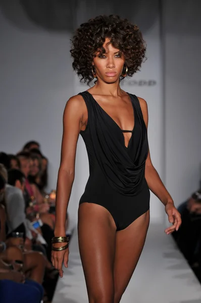 MIAMI - JULY 16: Model walks runway at the Shay Todd Swimsuit Collection for Spring, Summer 2012 during Mercedes-Benz Swim Fashion Week on July 16, 2011 in Miami, FL — Stock Photo, Image