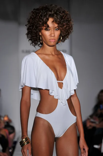 MIAMI - JULY 16: Model walks runway at the Shay Todd Swimsuit Collection for Spring, Summer 2012 during Mercedes-Benz Swim Fashion Week on July 16, 2011 in Miami, FL — Stock Photo, Image