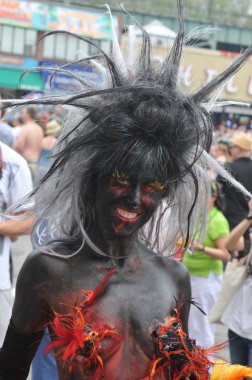 New york - 18 Haziran: tanımlanamayan bir katılımcı 18 Haziran 2011 tarihinde new York'ta Brooklyn coney Island mermaid parade katılır