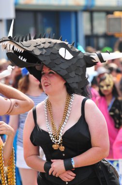 New york - 18 Haziran: tanımlanamayan bir katılımcı 18 Haziran 2011 tarihinde new York'ta Brooklyn coney Island mermaid parade katılır