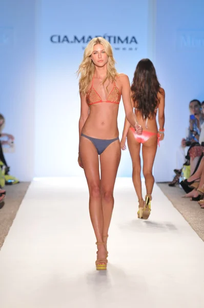 MIAMI - JULY 17: Model walking runway at the Cia Maritima Collection for Spring, Summer 2012 during Mercedes-Benz Swim Fashion Week on July 17, 2011 in Miami, FL — Stock Photo, Image