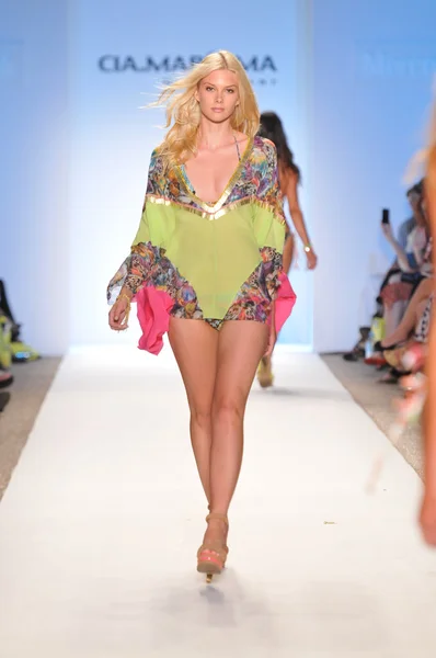 MIAMI - JULY 17: Model walking runway at the Cia Maritima Collection for Spring, Summer 2012 during Mercedes-Benz Swim Fashion Week on July 17, 2011 in Miami, FL — Stock Photo, Image