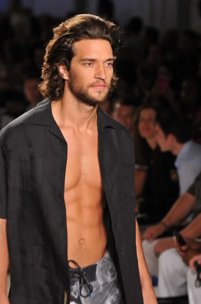 MIAMI - JULY 18: Model walks runway at the Nicolita Collection for Spring, Summer 2012 during Mercedes-Benz Swim Fashion Week on July 18, 2011 in Miami, FL — Stock Photo, Image