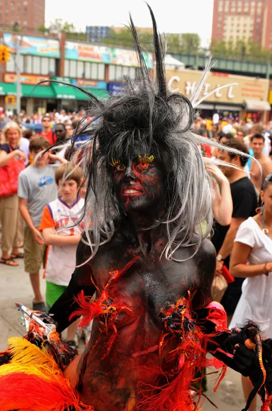 NEW YORK - JUNE 18: Unidentified participant attends Mermaid parade on Coney Island in Brooklyn on June 18, 2011 in New York City — Stock Photo, Image